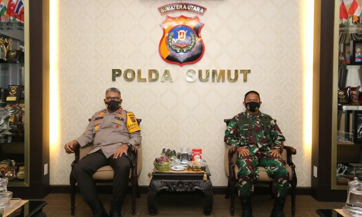Pangdam I/BB, Mayjen TNI Hasanudin, bersilahturahim bersama Kapoldasu Irjen Martuani Sormin