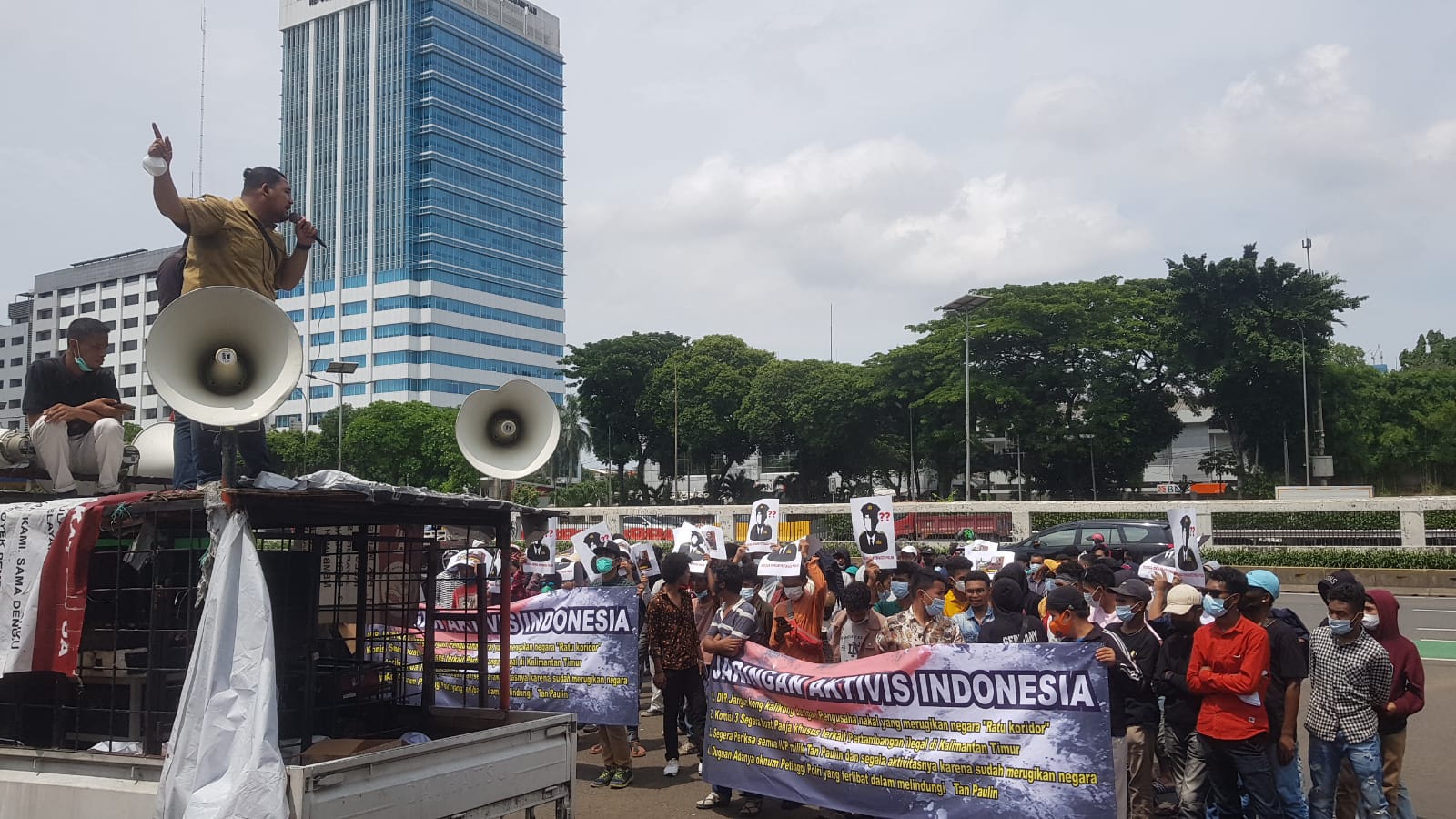 Jaringan Aktivis Indonesia Unjuk Rasa Di DPR-RI