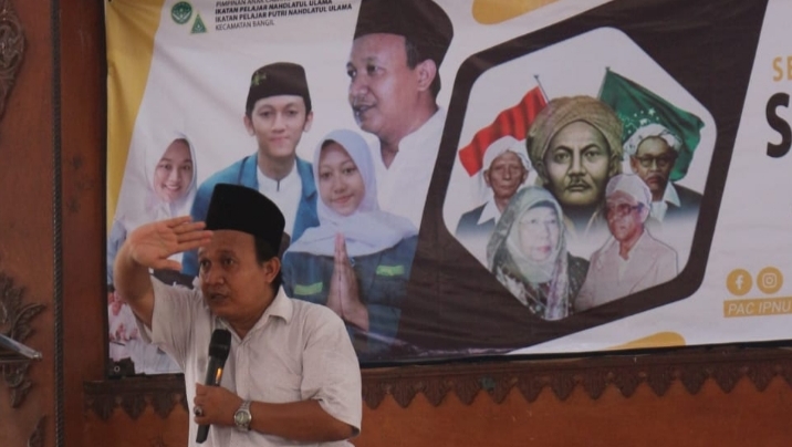 Sekretaris Umum PW ISHARI NU Jawa Timur, Gus Nuaim Abud usai jadi pembicara di Seminar Budaya Bersama IPNU dan IPPNU Bangil Pasuruan