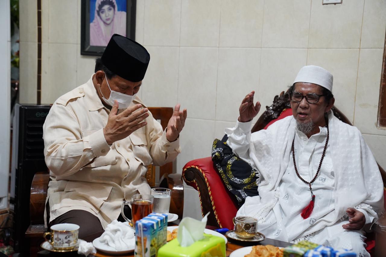 Ketua Umum Partai Gerindra, Prabowo Subianto Didoakan kiai
