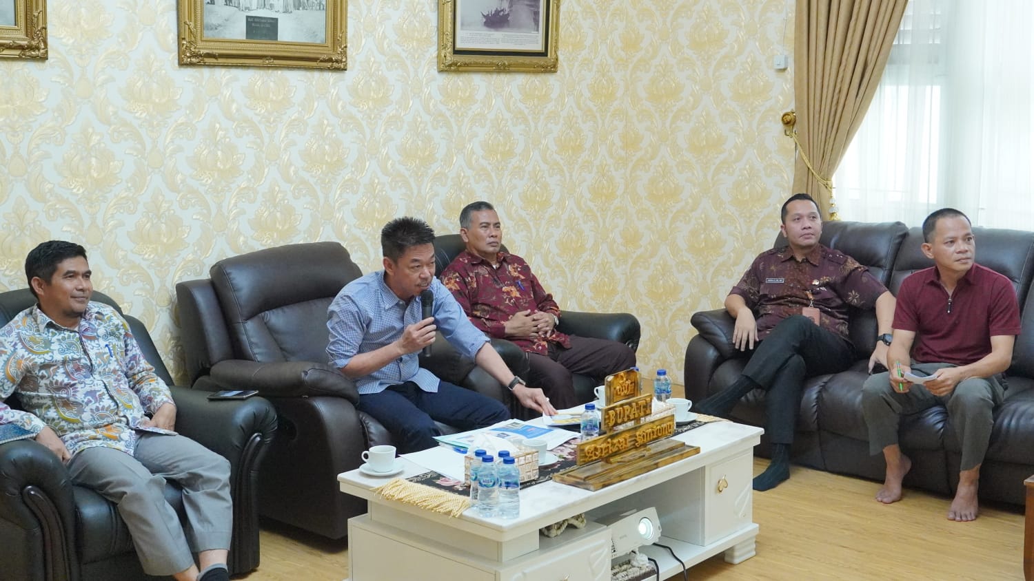 Bupati Rohil Afrizal Sintong menjadi narasumber dalam acara seminar internasional yang digelar oleh ADIPSI, Sabtu (17/9/2022).