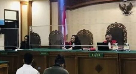 Terdakwa Mohammad Nizar Zghaib asal Suriah menjalani sidang tuntutan kasus suap pengurusan KTP di Pengadilan Tindak Pidana Korupsi Denpasar, Bal