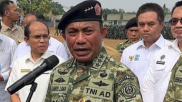Kepala Badan Cadangan Nasional (Kabacadnas) Kementerian Pertahanan, Letjen TNI Gabriel Lema di Lapangan Brigif Pasgat Halim, Jakarta, Senin (24/8/2026).