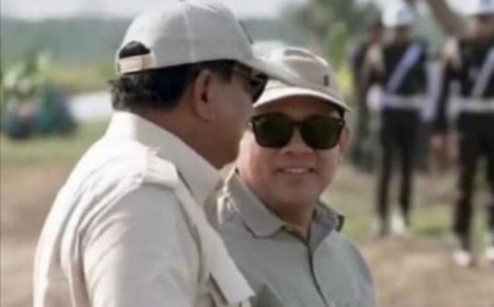 Presiden Prabowo Subianto dan Andi Samsudin Arsyad atau Haji Isam di Wanam, Provinsi Papua Selatan, Minggu 3 November 2024.
