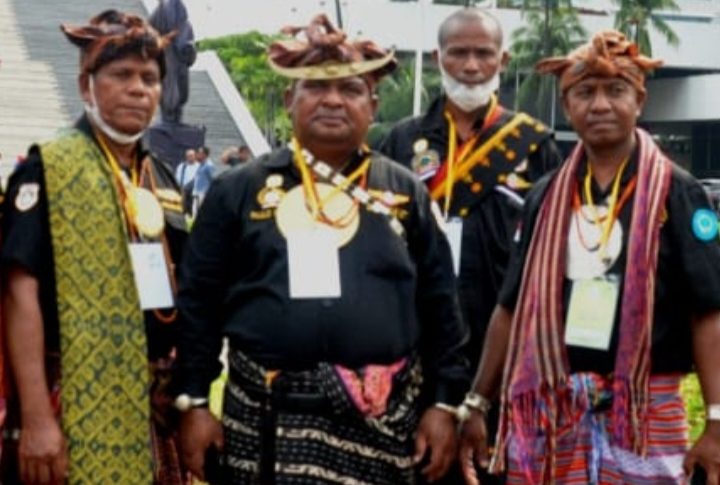Ketua DPW LEMTARI NTT Paul Inacio bersama Pengurus saat Dilantik di Gedung Nusantara V DPR/MPR Jakarta