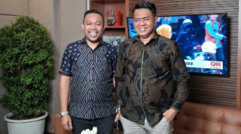 Ketua Umum BPP KAPMI Muliansyah Abdurrahman dengan Komisaris Utama PT PLN Energi Gas Saiful Chaniago di Kantor BPP KAPMI, Jakarta, Jumat (5/9/2026).